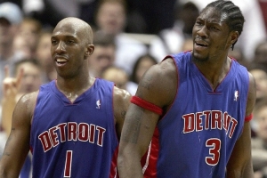 九游体育官网-拜伦-斯科特：04年那支活塞看着天赋不如湖人 但化学反应更好